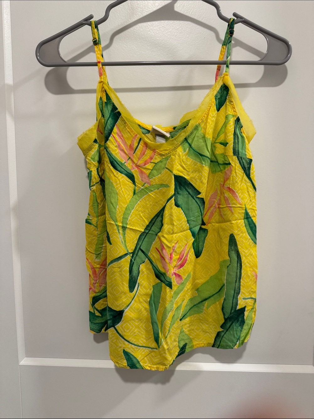 A new day Bright Yellow Tropical Print Spaghetti Strap Women's Top size XS